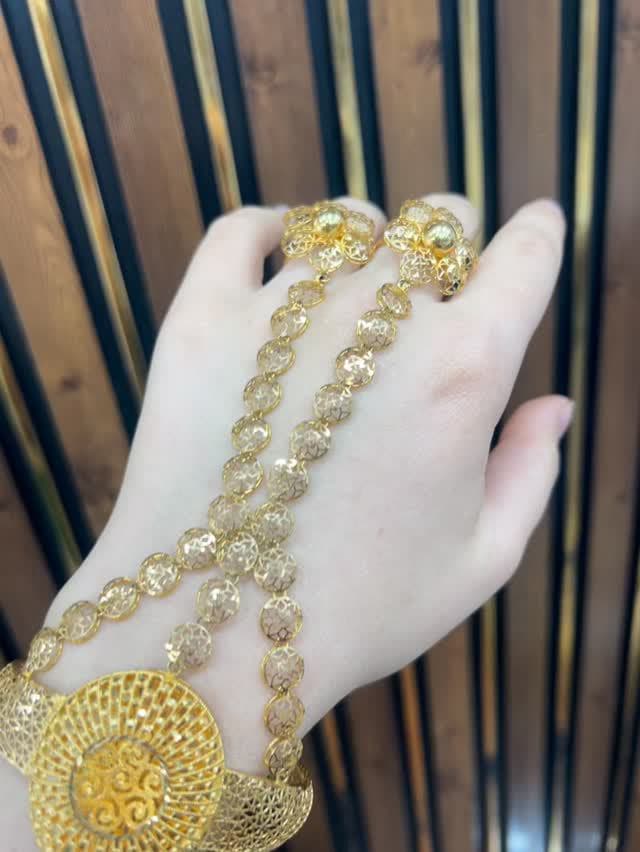 پست اینستاگرام 1404/10/8