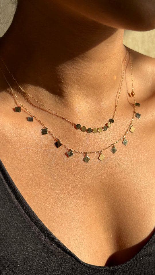 ✨ گاهی فقط یک طلای کوچک، تمام استایل را کامل می‌کند.