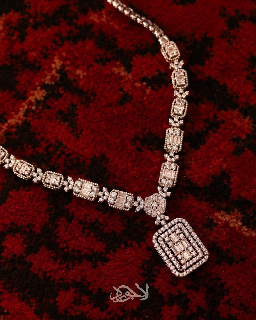 💙 Elegance carved in deep blue.