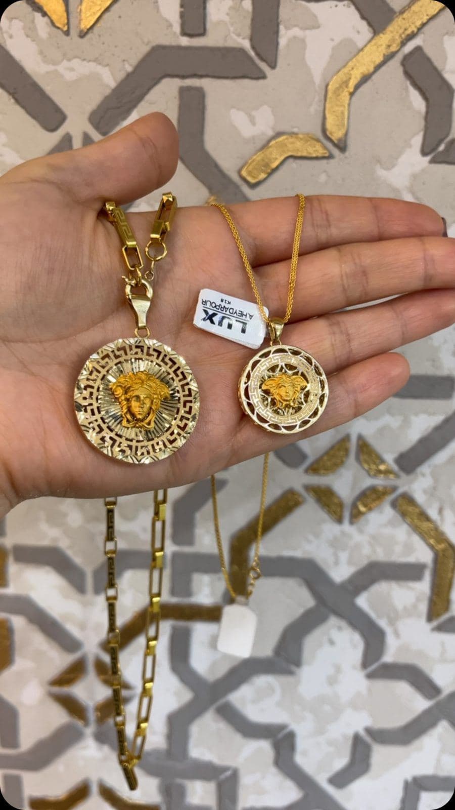 ورساچه همیشه پرطرفدار✨