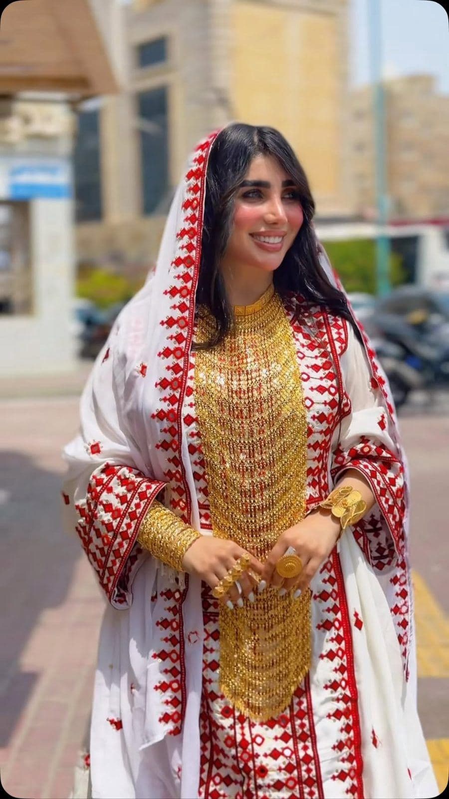 هر کجا پا میزارم خوشگلیام به چشاش‌میاد😍❤️