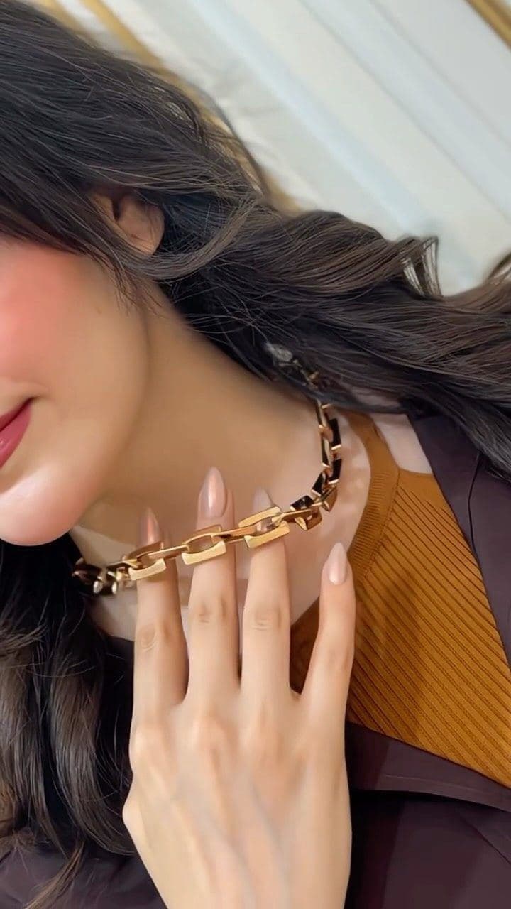 ⁨	✨ بعضی انتخاب‌ها بدون اینکه شلوغ باشن ، خاص دیده می‌شن 🔥