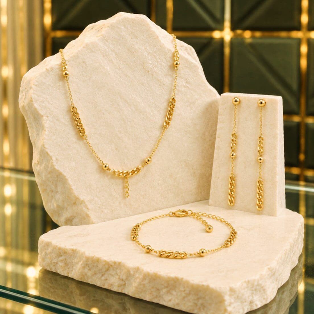 به زیبایی یک زن،به درخشش فروردین💎✨