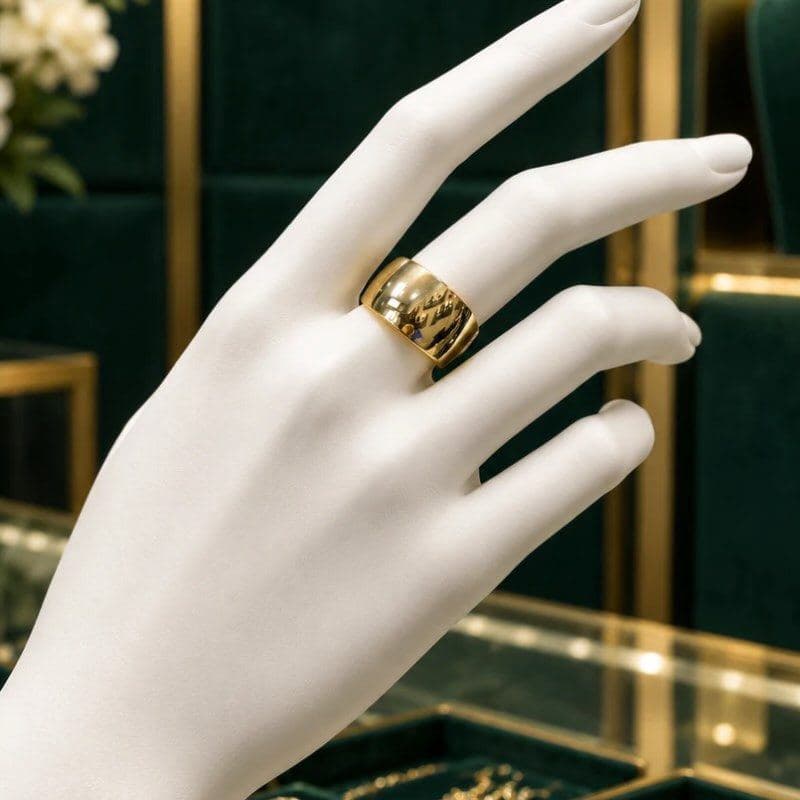به زیبایی یک زن،به درخشش فروردین✨💎