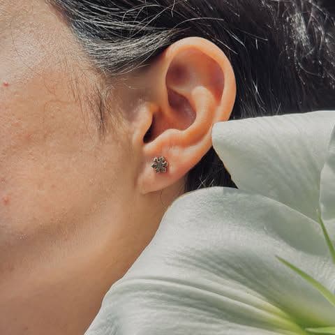 مجموعه ای از گوشواره های میخی و زیر گرم 😍
