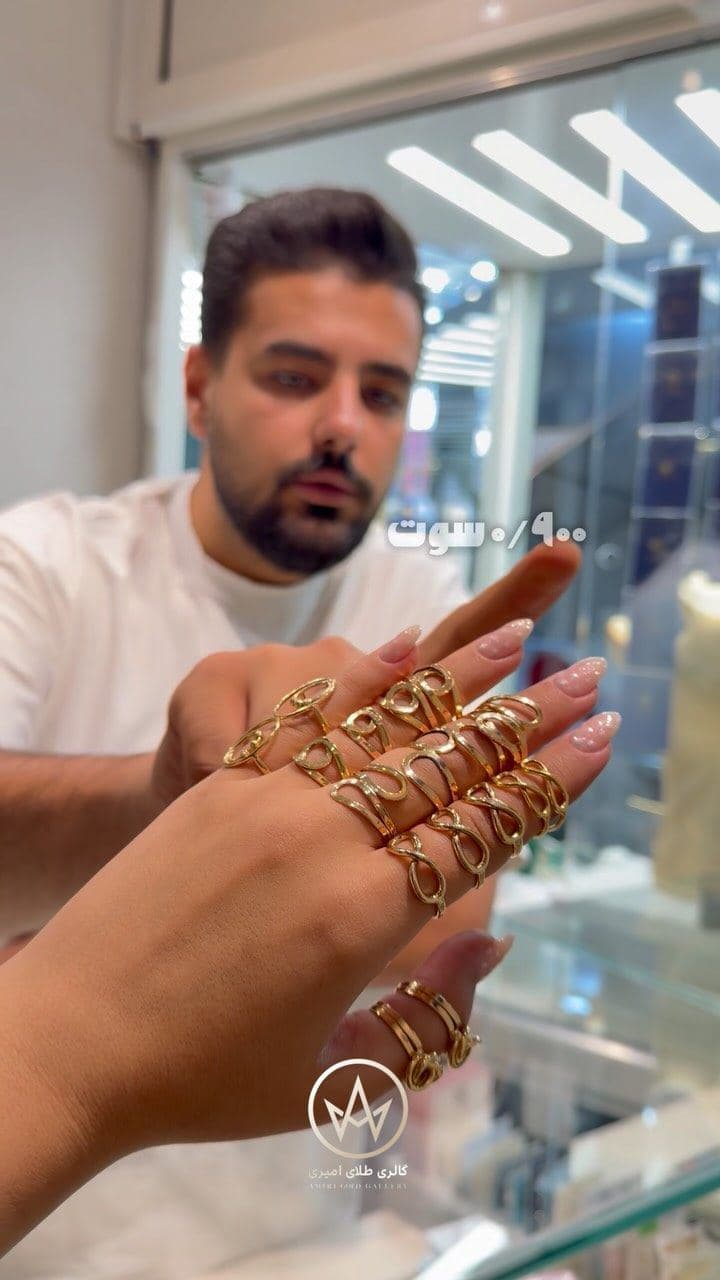 اینجا همون گالریه که دنبالش بودی !