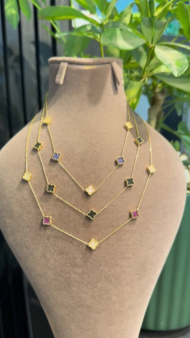 گردنبندهای ونکلیف نگین دار البته وزن نگین کم شده🫠😍