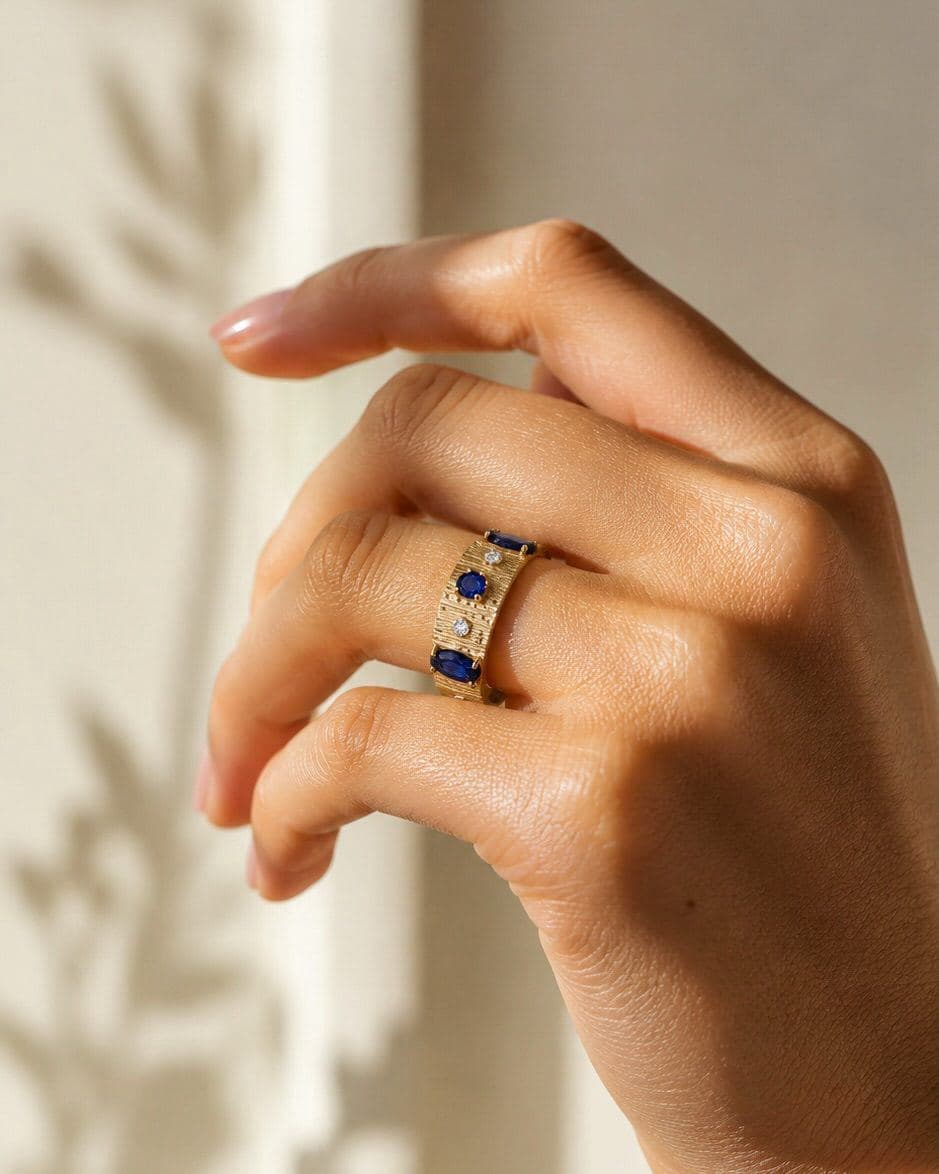 A touch of elegance, made to shine. (3)